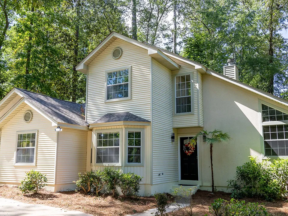 1661 Copperfield Cir