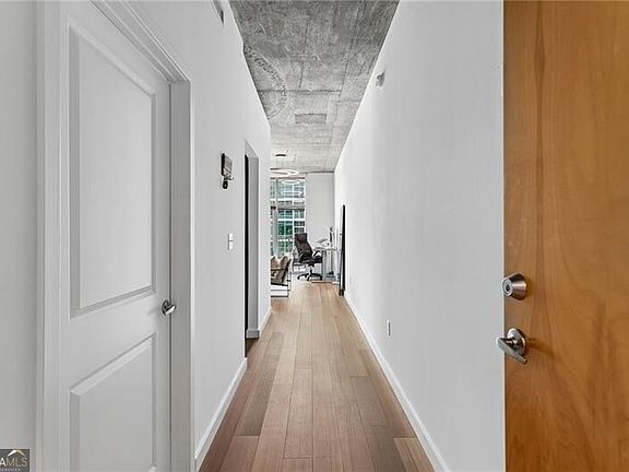 2nd image of 933 Peachtree St NE #1824