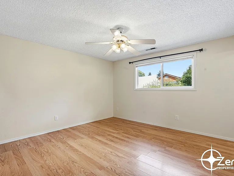 12719 NE 10th Ave — Photo 20