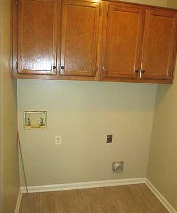5th image of 930 White Pine Dr