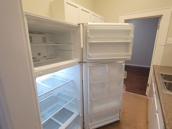 3rd image of 3827 Avenue S S