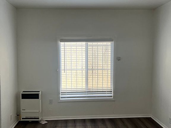 2nd image of 444 S Burlington Ave APT 106