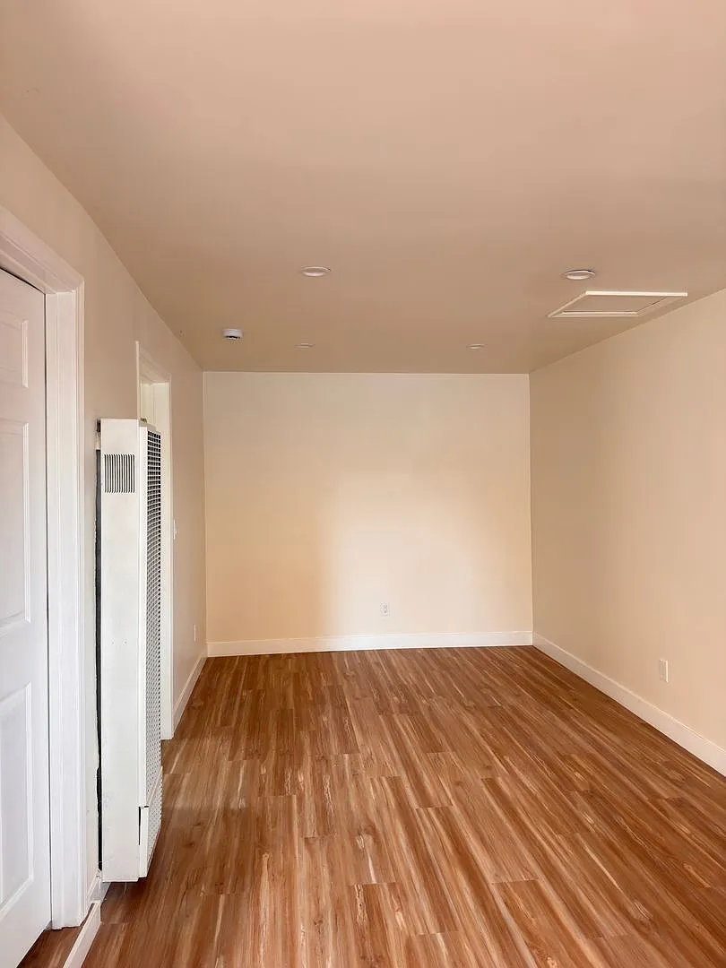 1060 McFarland Avenue, Wilmington CA 90744 — Photo 4