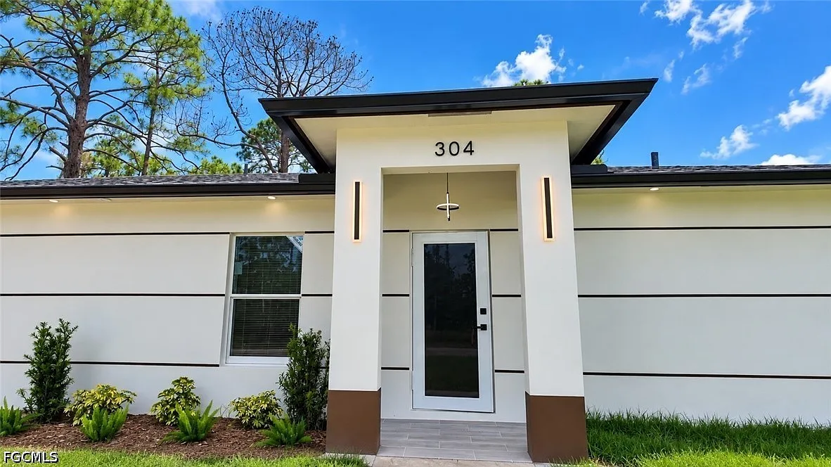 3 bed, 2.0 bath, 1080 sqft, $1,850 — Photo 2