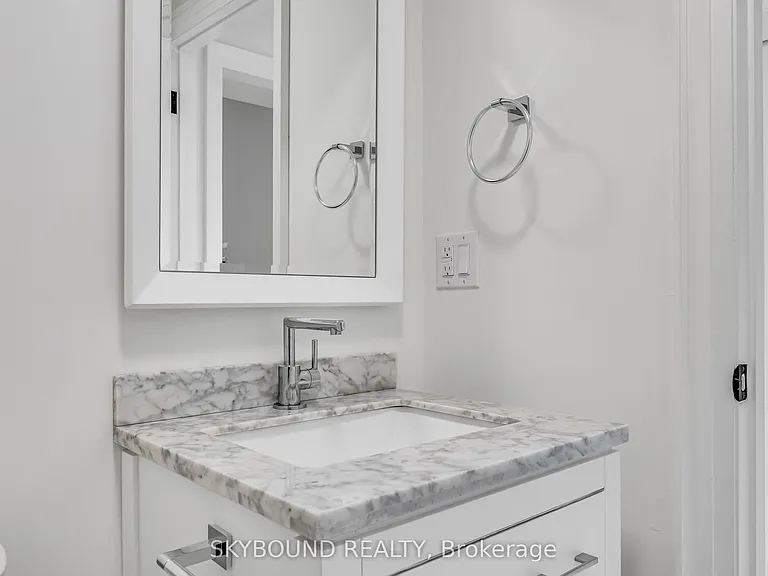 323 Mortimer Ave #B — Photo 21
