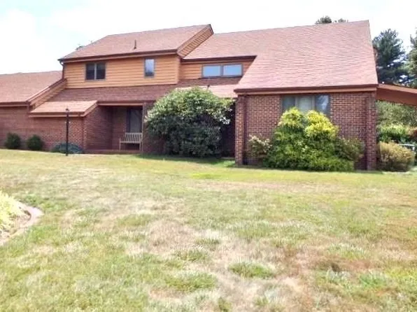 507 McGuire Ln, Pearisburg, VA 24134