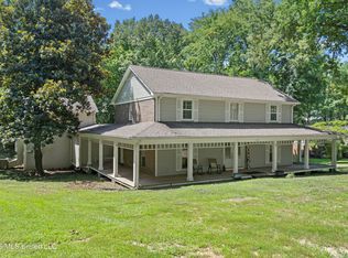 7130 Country Oak Dr, Southaven, MS 38672