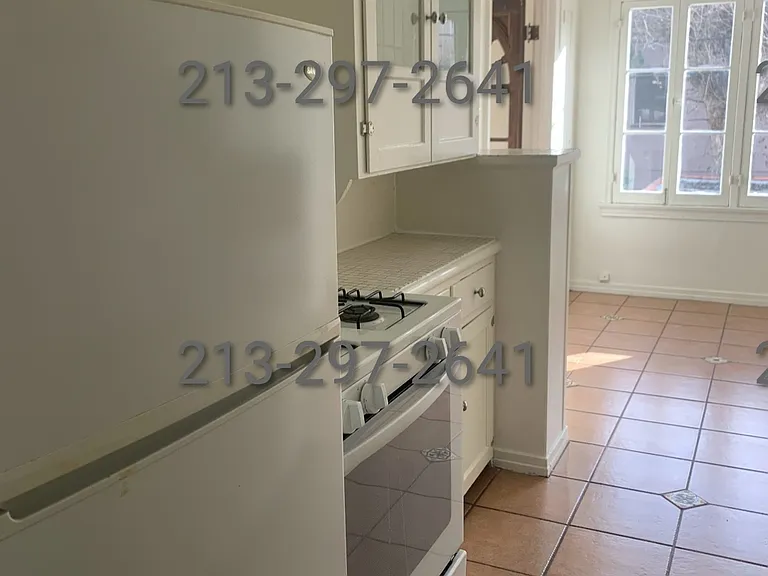 324 S Cochran Ave #8 — Photo 7