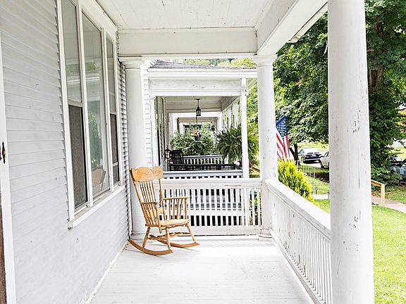 3rd image of 177 Plum St