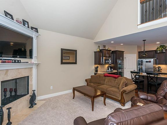 2nd image of 3280 Bay Springs Park