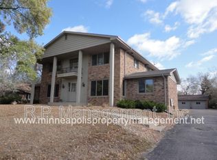 4200 Valley View Rd APT C, Edina, MN 55424