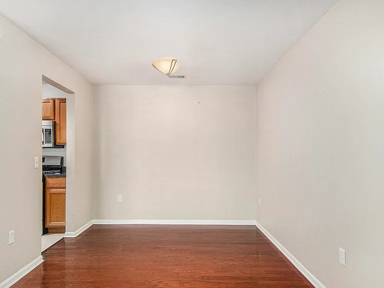 799 Addington Ln — Photo 8