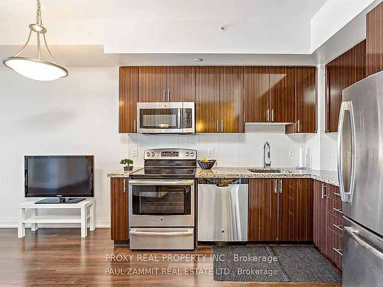 7167 Yonge St #621 — Photo 19
