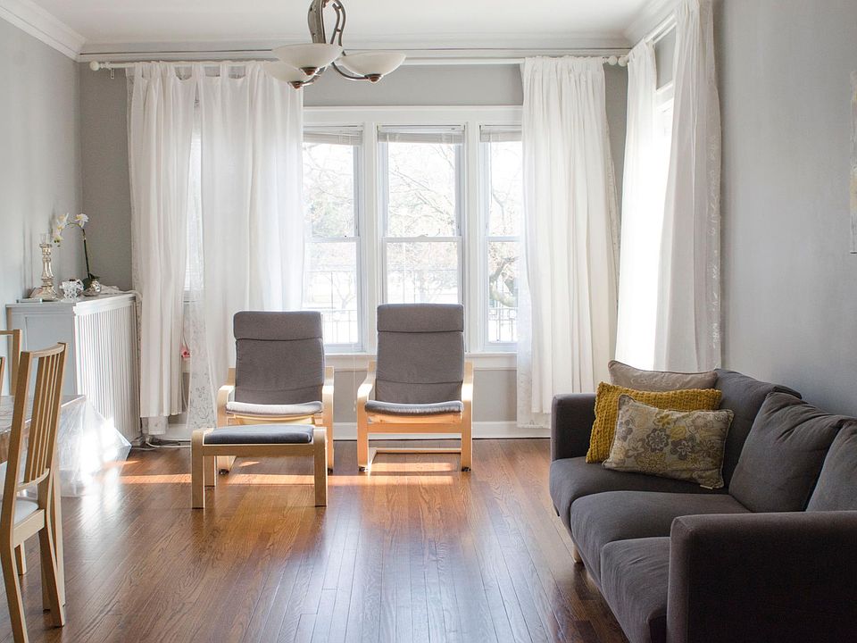 2nd image of 7016 N Rockwell St APT 1