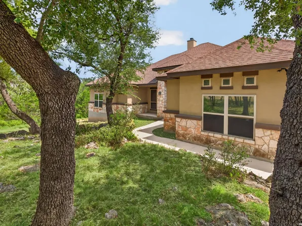 806 SHADY HOLW, New Braunfels, TX 78132