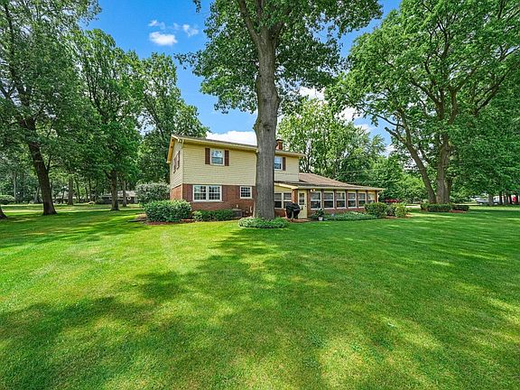 3rd image of 28859 Oakwood Pl