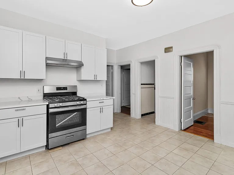 48 Wordsworth St #1 — Photo 17