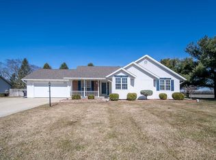 10021 Shadow Wood Dr, Granger, IN 46530