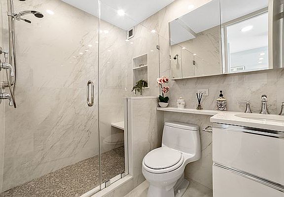 5th image of 1 Irving Pl APT V26c
