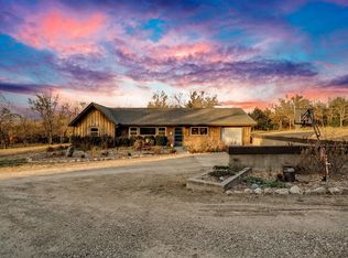 1902 Winfield Ave, Winfield, KS 67156