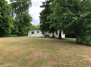 380 Grandview Rd, Ellwood City, PA 16117