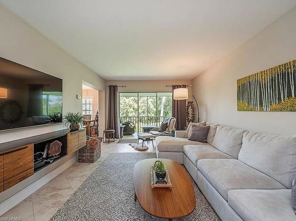 208 Bobolink Way, Naples, FL 34105
