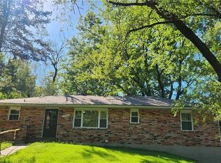 7500 N Main St, Gladstone, MO 64118