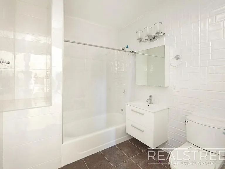 90-02 Queens Blvd #Penthouse 1 — Photo 5