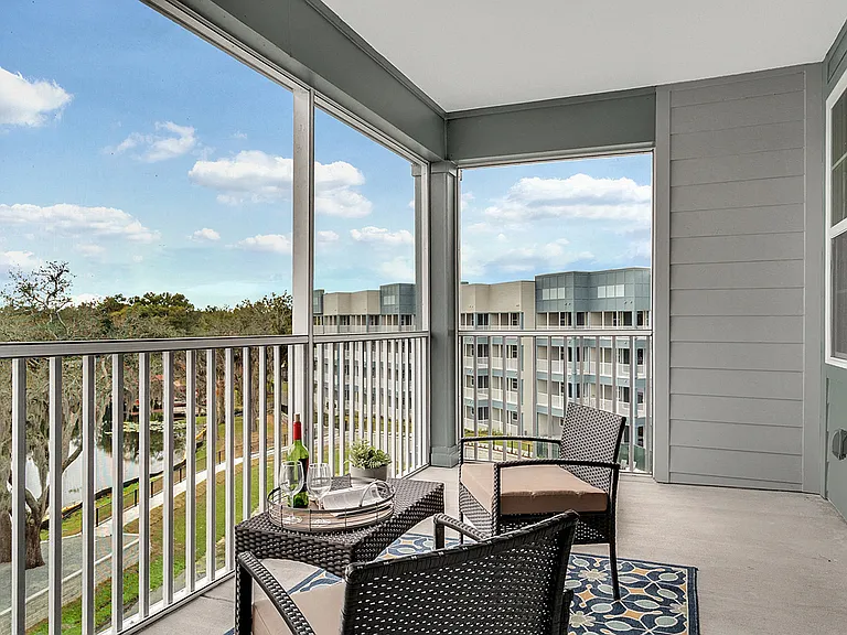 Lake View Single Suite