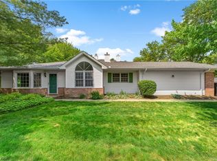 18487 Woodside Xing S, Strongsville, OH