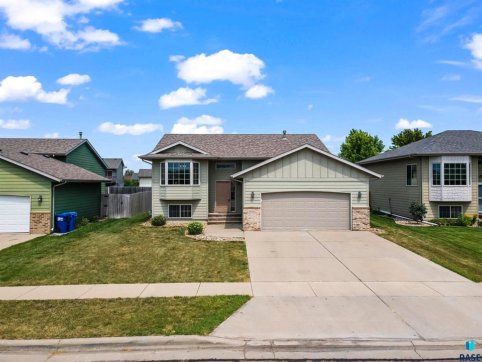 1st image of 7800 W 55th St