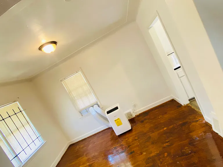 8911 Steel St — Photo 5