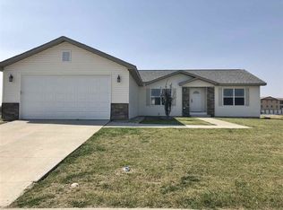 160 Adeline Dr, Stanley, ND 58784