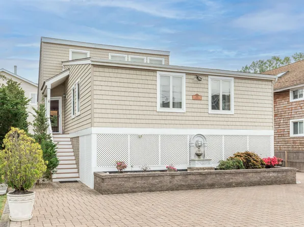 205 Whilldin Ave, Cape May Point, NJ 08212