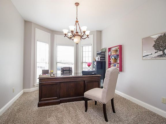3rd image of 203 Colonial Dr