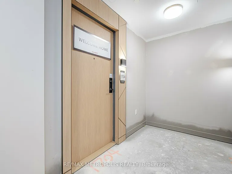 202 Burnhamthorpe Rd E #1704 — Photo 4