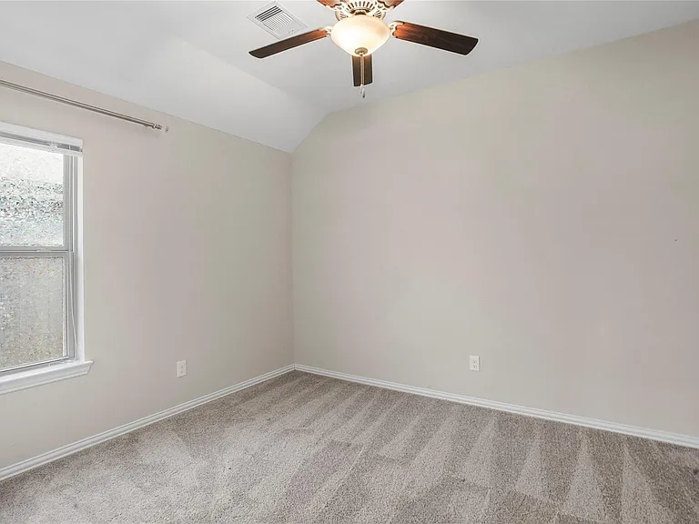 15218 Kickapoo Cavern Dr — Photo 9