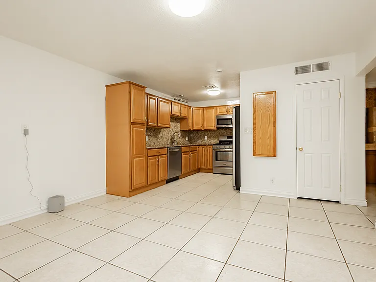 3969 Manford Cir — Photo 50