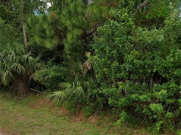 14 Robert AVE, LEHIGH ACRES, FL 33936