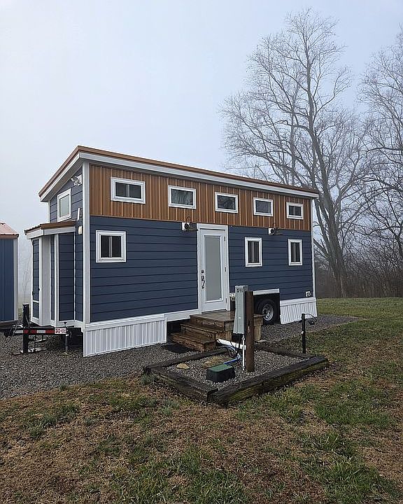 1st image of 511 Conns Ln