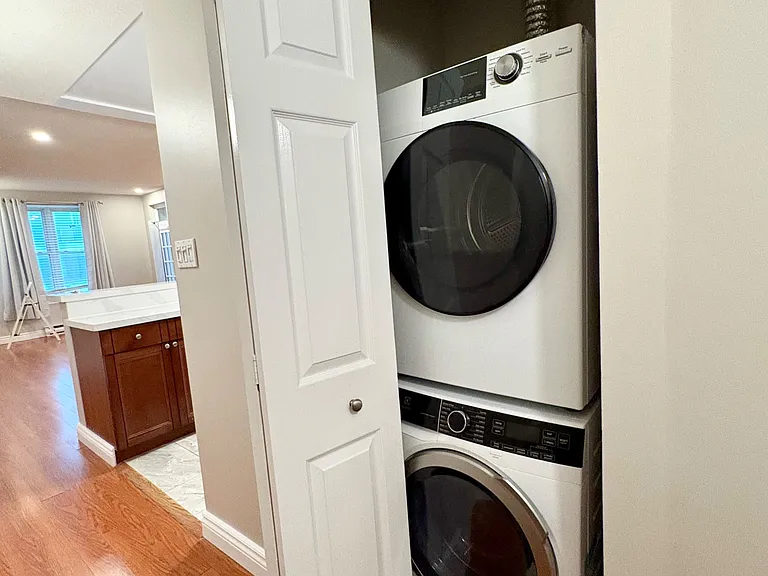 440 Wellington St #103 — Photo 17