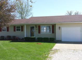 1926 W County Rd, Jerseyville, IL 62052