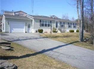 60 Freedom Hill Rd, Hampstead, NH 03841