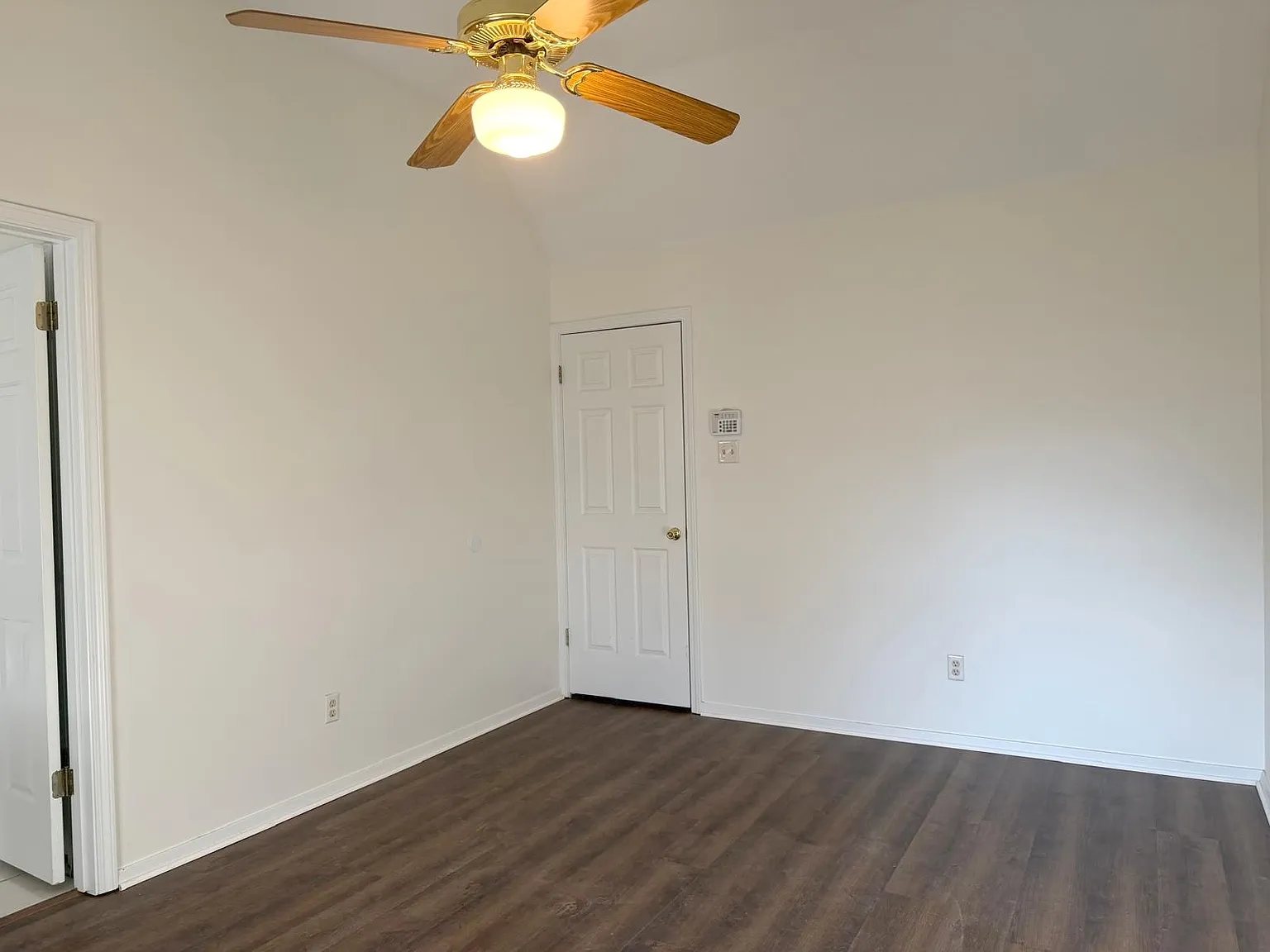 Cedar Creek - 4450 - 1 — Photo 3
