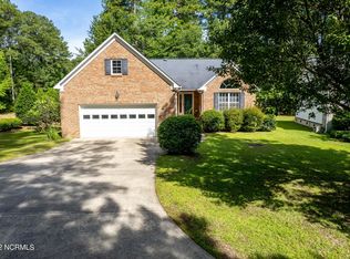 211 Fairview Ln, Chocowinity, NC 27817