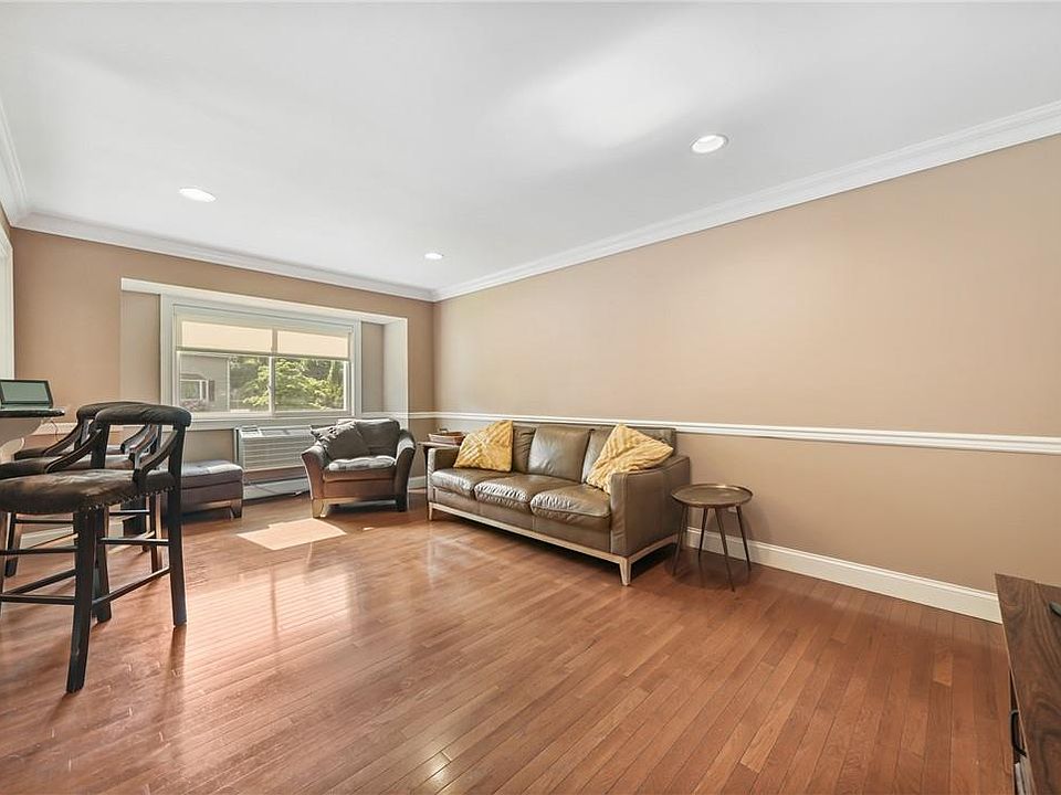1st image of 14 I Blue Hill