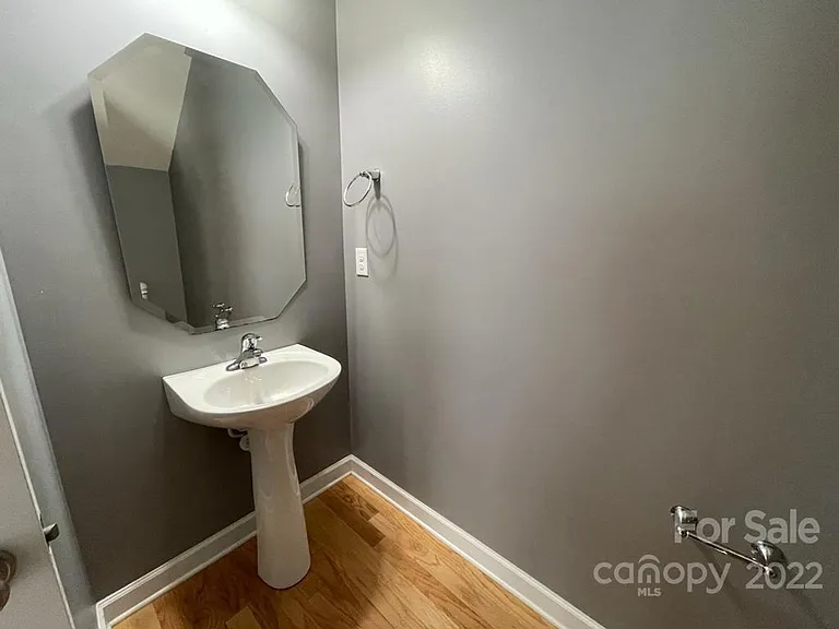 14639 Juventus St — Photo 5