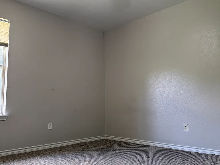 901 Black Diamond Cir #3 — Photo 9