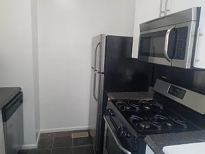 1 bed, 900 sqft, $1,550 — Photo 4