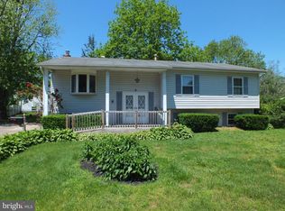 12 Anglin Dr, Newark, DE 19713